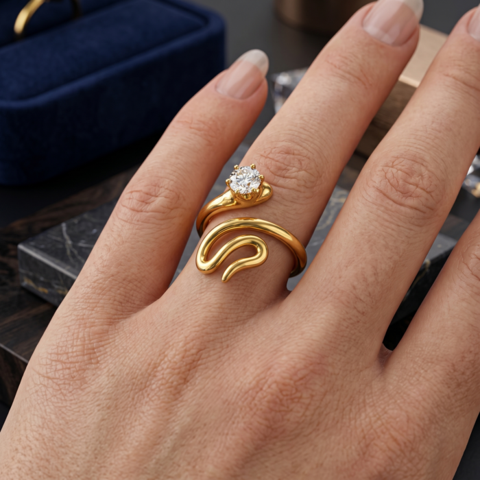 LUNA LOOP RING