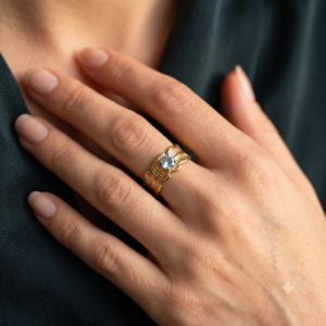 FEATHER RING
